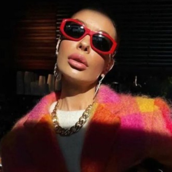 Versace Sunglasses, New 240 - Picture 3 of 7